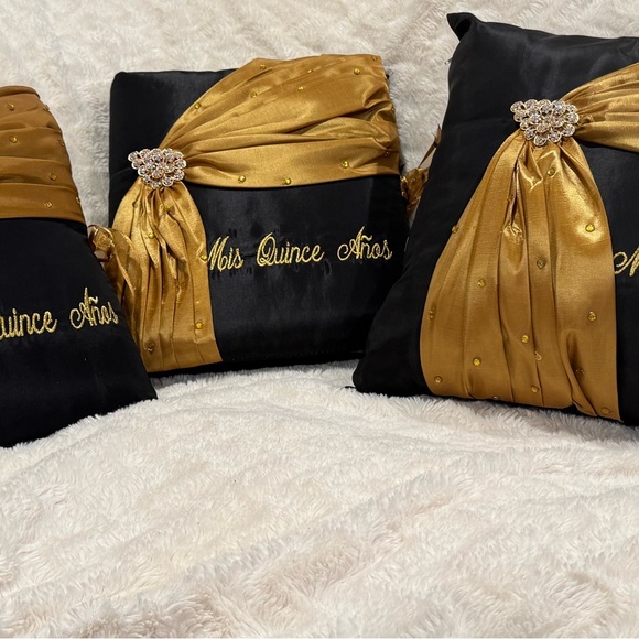 Elegant Black and Gold Quinceañera Pillows - Picture 1 of 6
